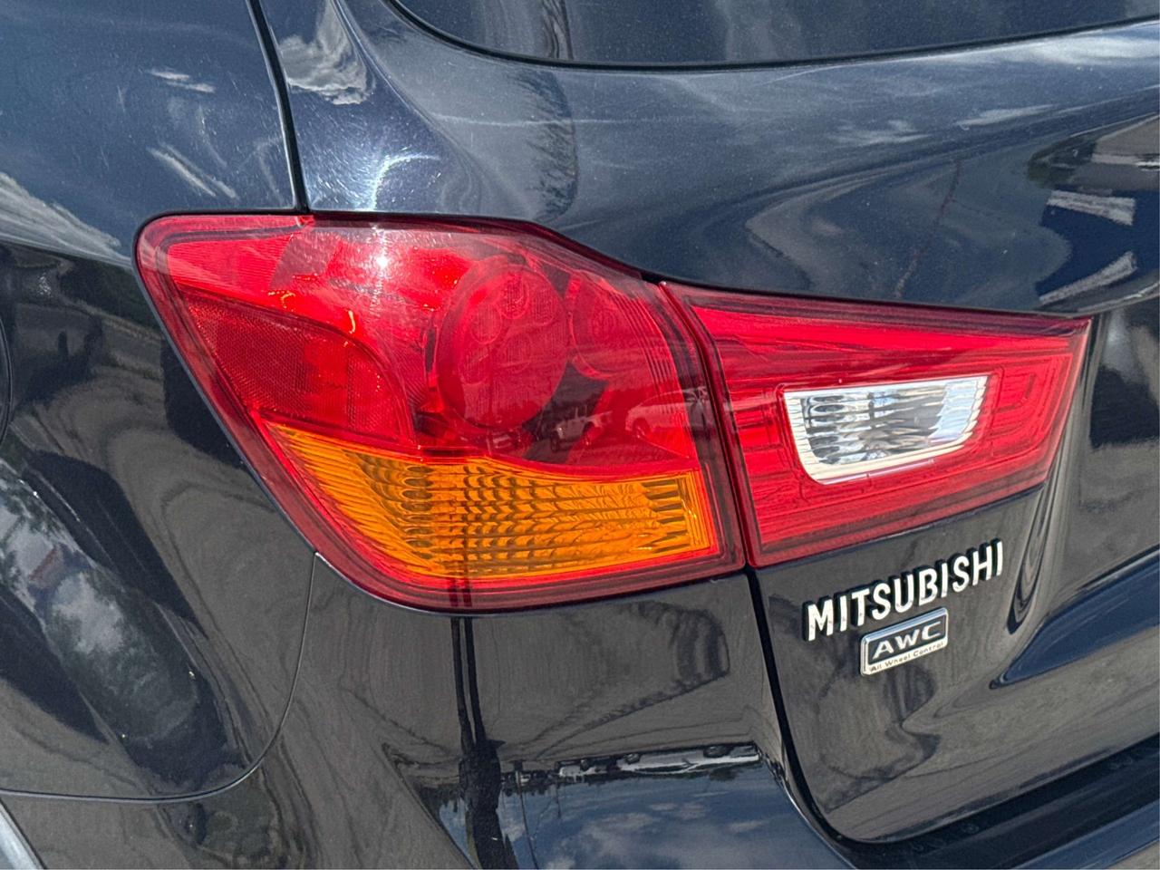 2017 Mitsubishi RVR AWD Limited Edition MINT! WE FINANCE ALL CREDIT! Photo