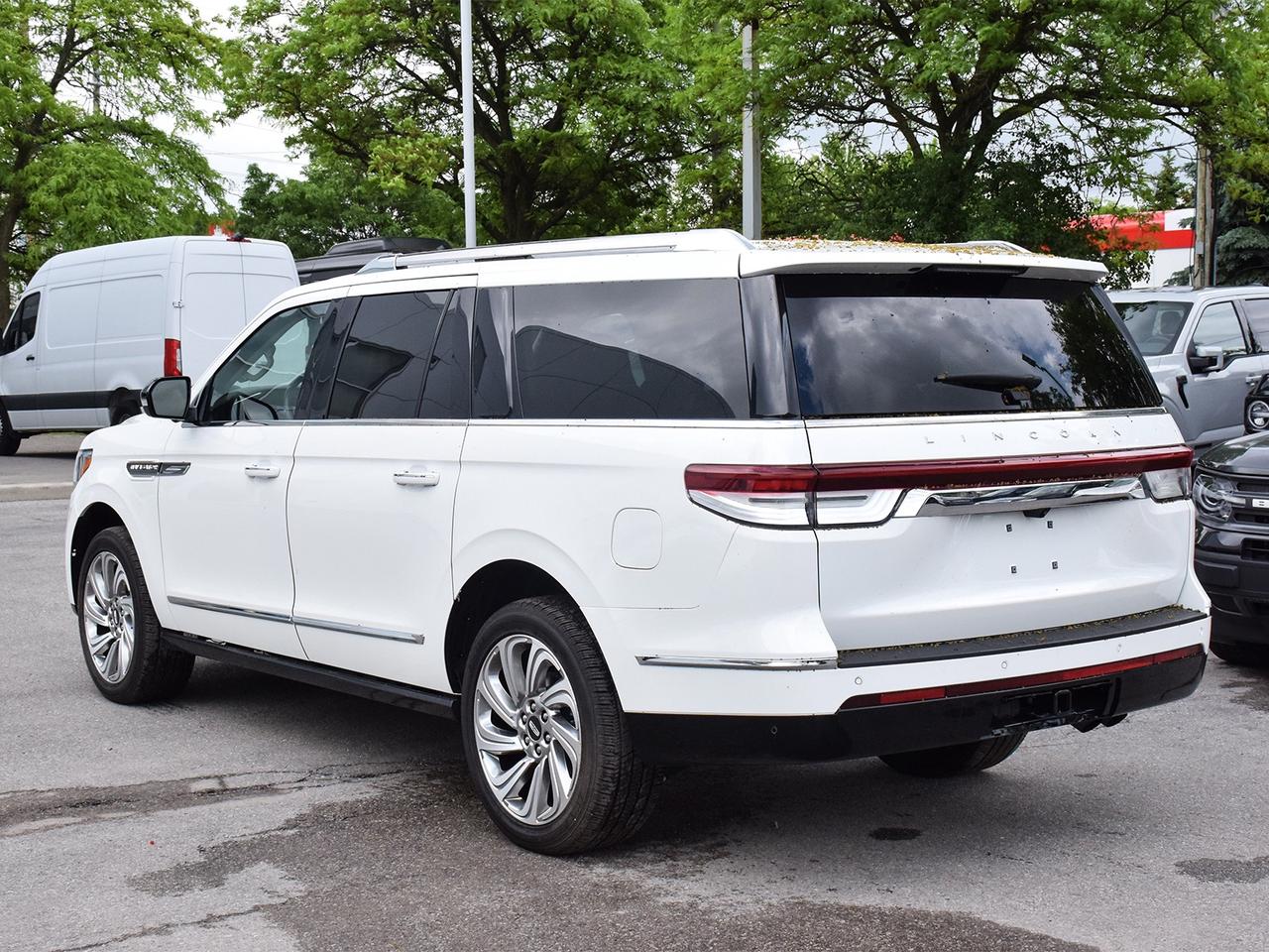 2024 Lincoln Navigator LONG ONE OWNER NO ACCIDENT LIKE NEW ONLY 39,634KMS Photo