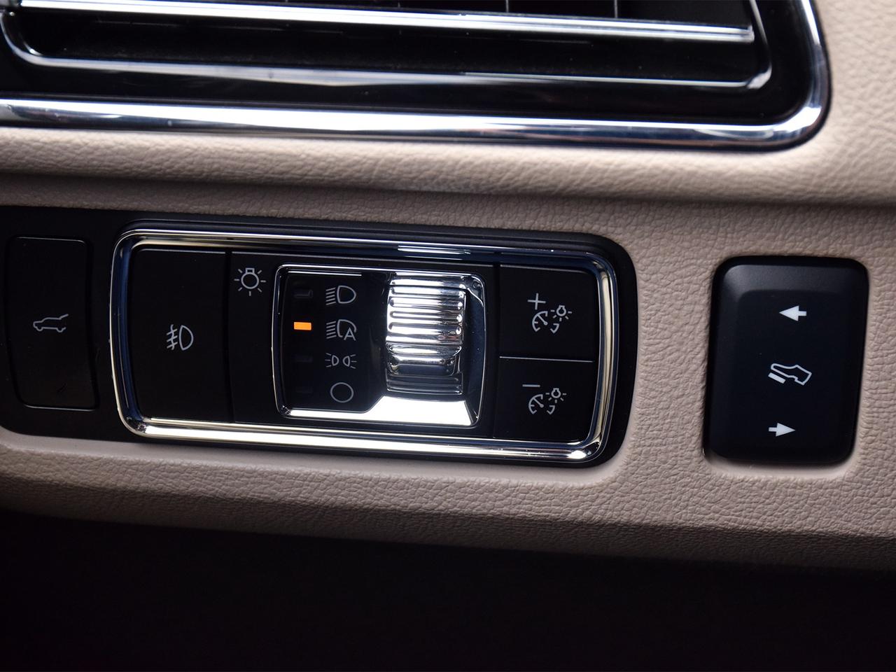 2024 Lincoln Navigator LONG ONE OWNER NO ACCIDENT LIKE NEW ONLY 39,634KMS Photo