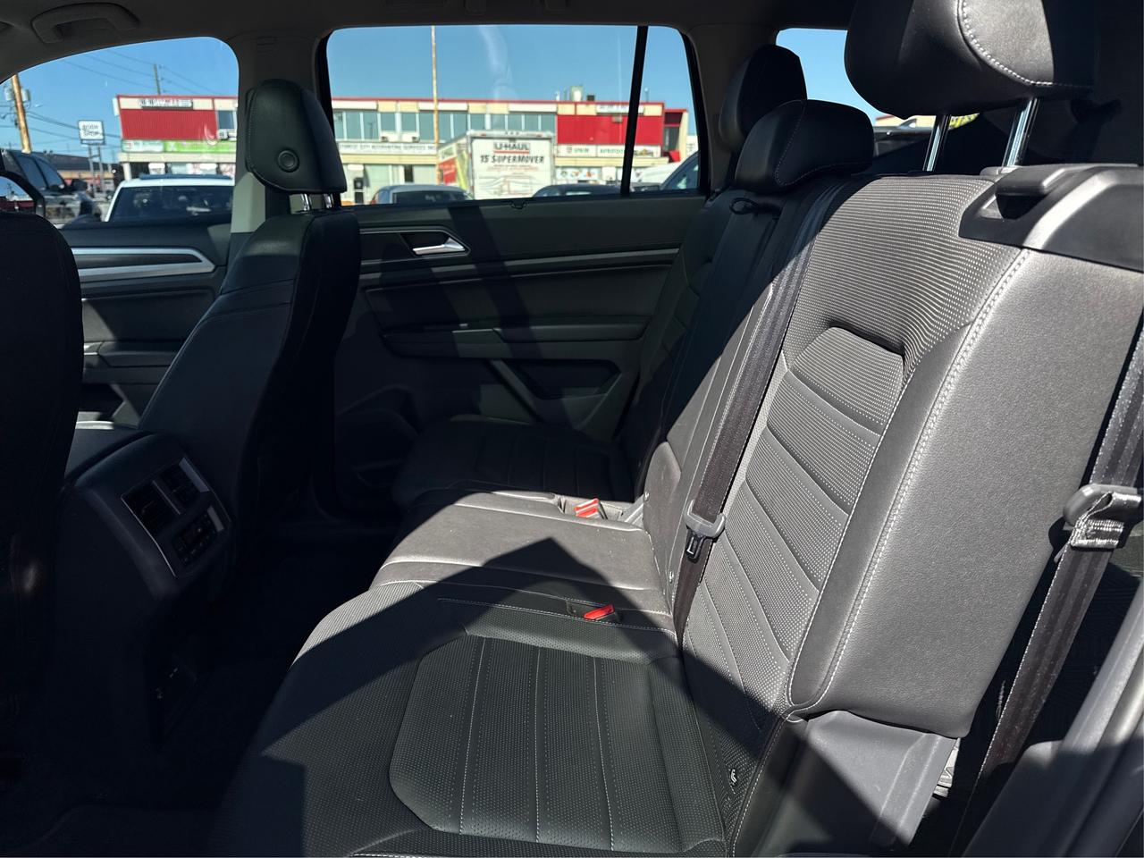 2018 Volkswagen Atlas AWD NAV LEATHER SUNROOF WE FINANCE ALL CREDIT! Photo