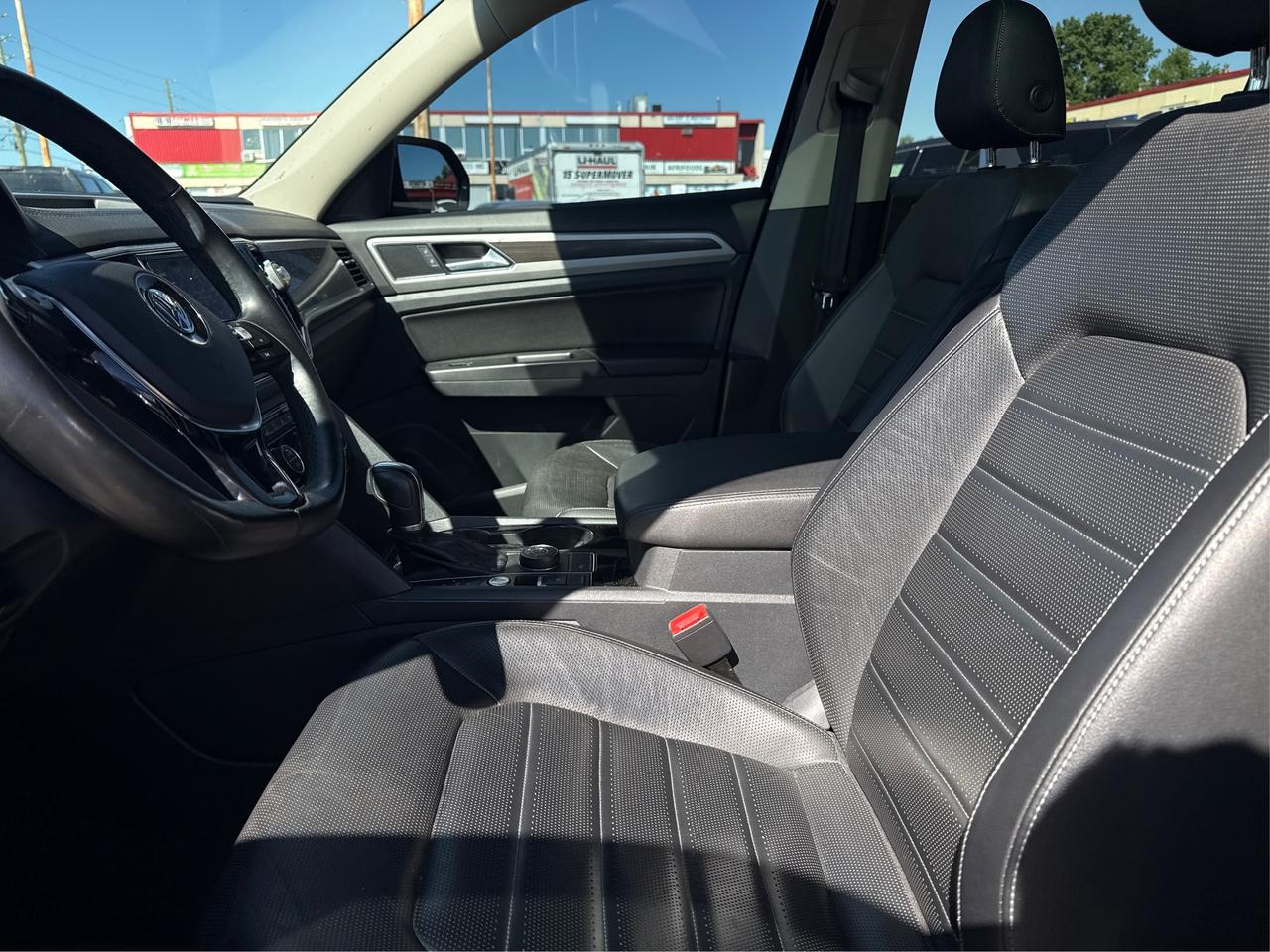 2018 Volkswagen Atlas AWD NAV LEATHER SUNROOF WE FINANCE ALL CREDIT! Photo