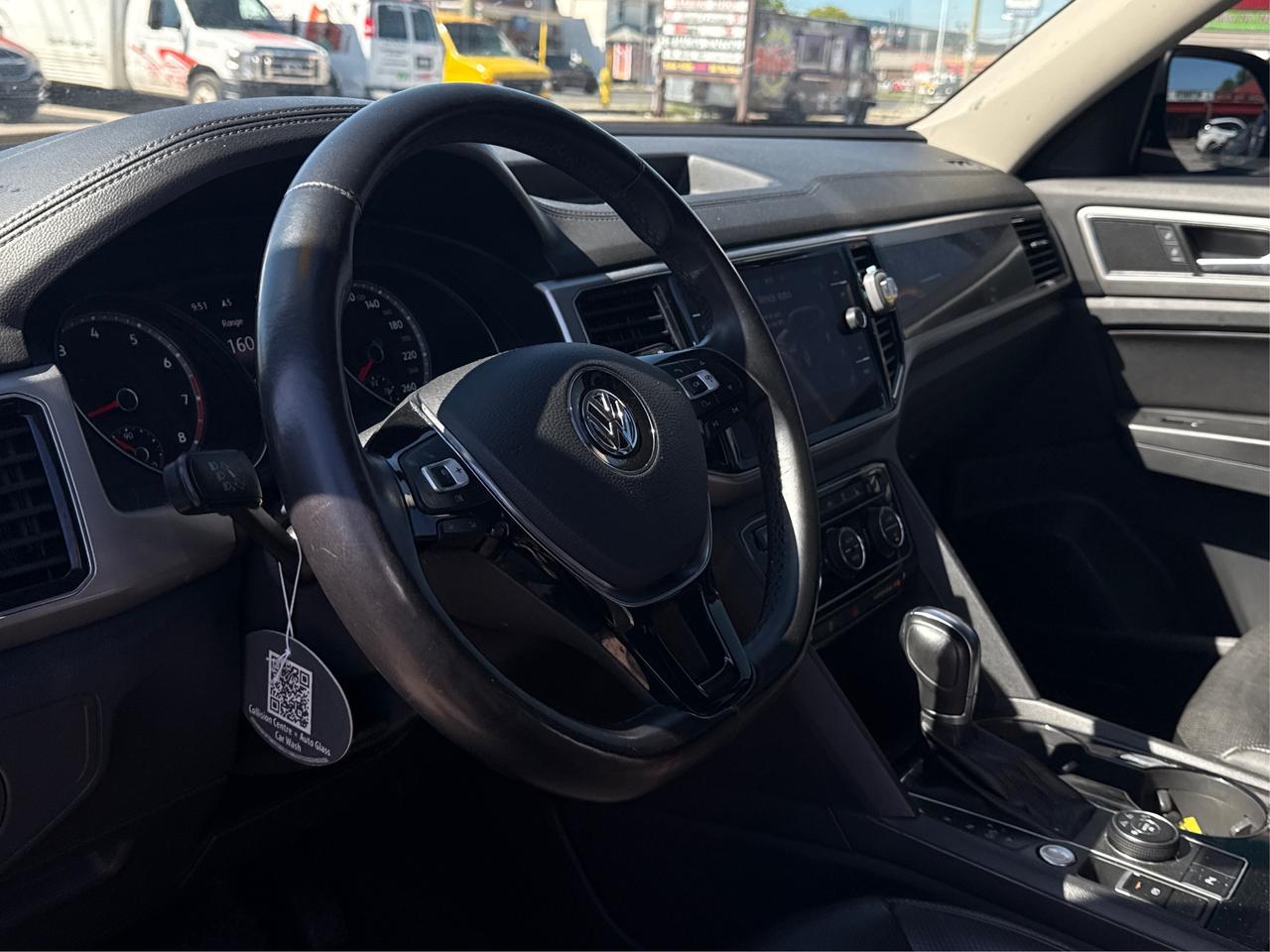 2018 Volkswagen Atlas AWD NAV LEATHER SUNROOF WE FINANCE ALL CREDIT! Photo
