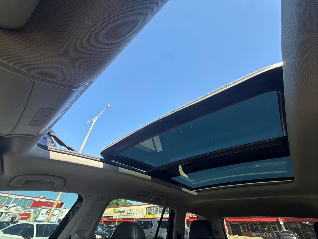 2018 Volkswagen Atlas AWD NAV LEATHER SUNROOF WE FINANCE ALL CREDIT! Photo