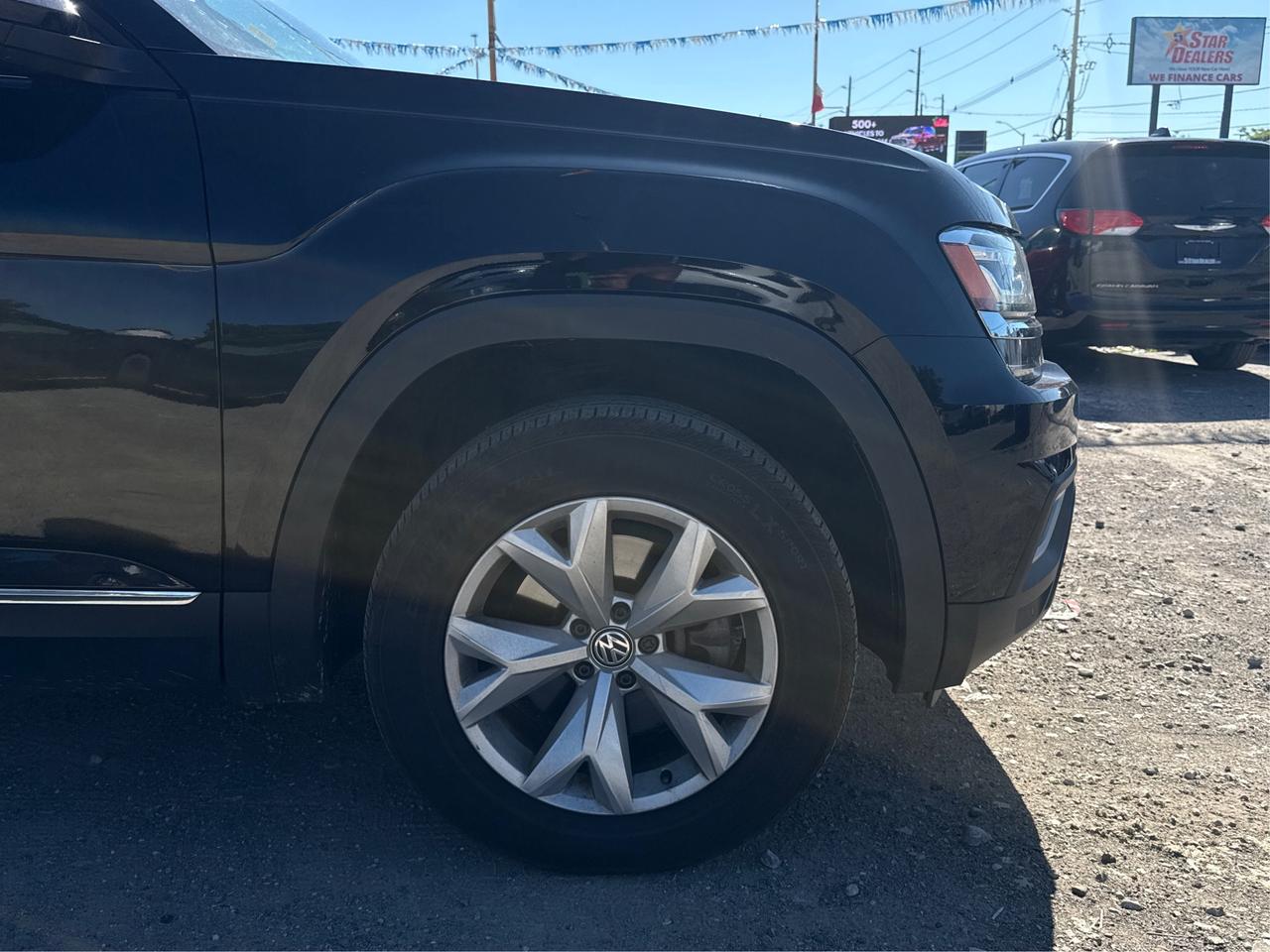 2018 Volkswagen Atlas AWD NAV LEATHER SUNROOF WE FINANCE ALL CREDIT! Photo