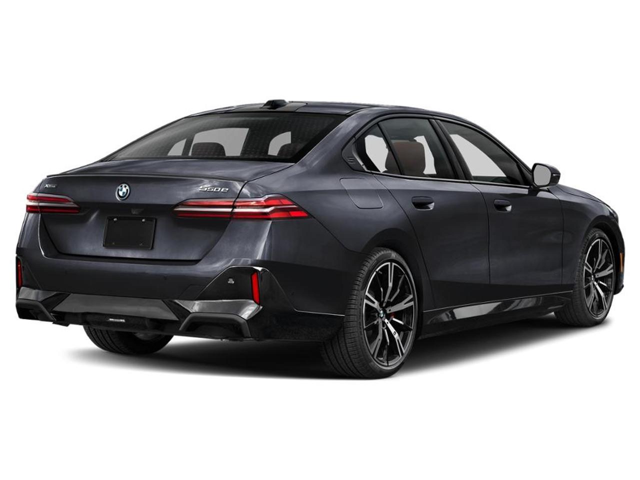 2027 BMW 550e xDrive 4dr All-Wheel Drive Sedan Photo