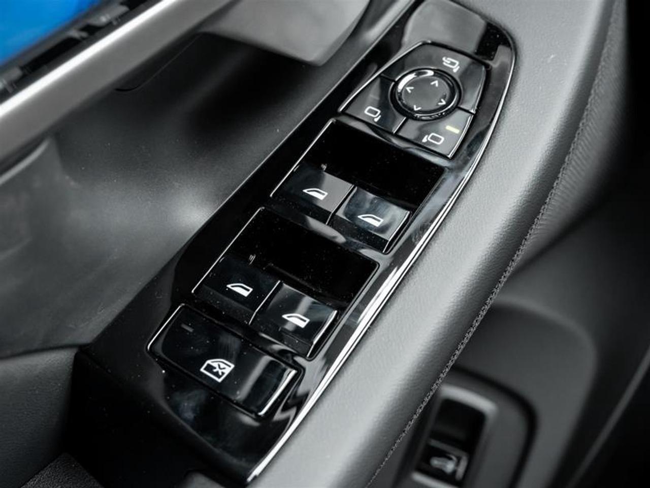 2027 BMW 550e xDrive 4dr All-Wheel Drive Sedan Photo