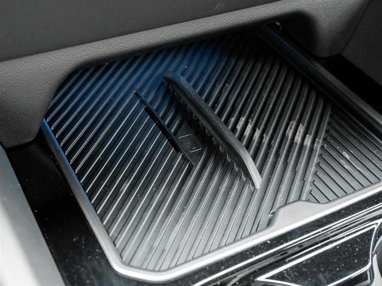 2027 BMW 550e xDrive 4dr All-Wheel Drive Sedan Photo