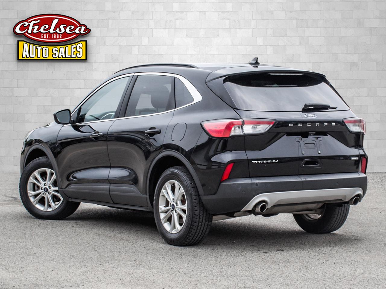 2021 Ford Escape Titanium AWD Photo4