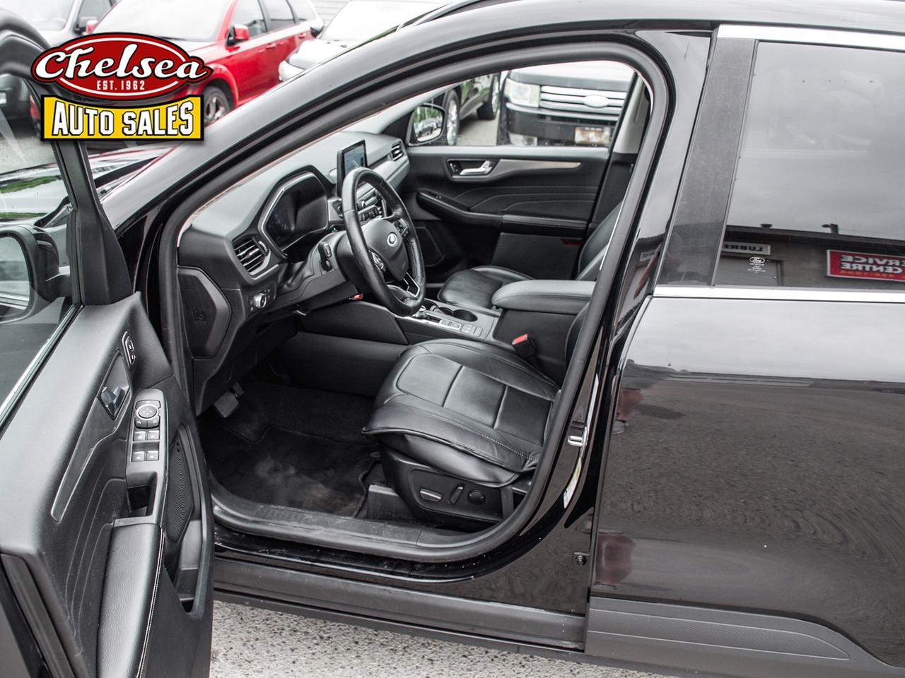 2021 Ford Escape Titanium AWD Photo