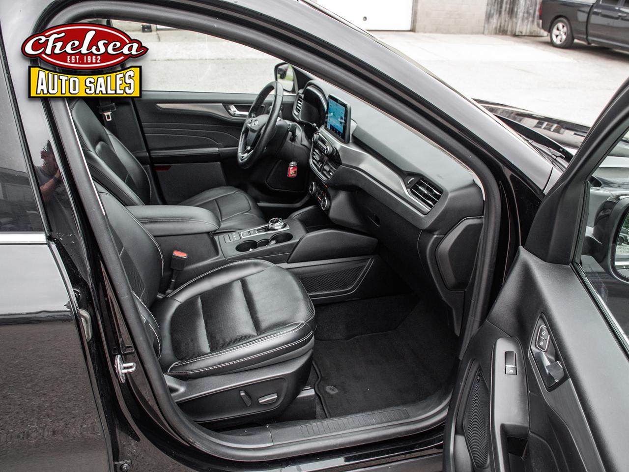 2021 Ford Escape Titanium AWD Photo