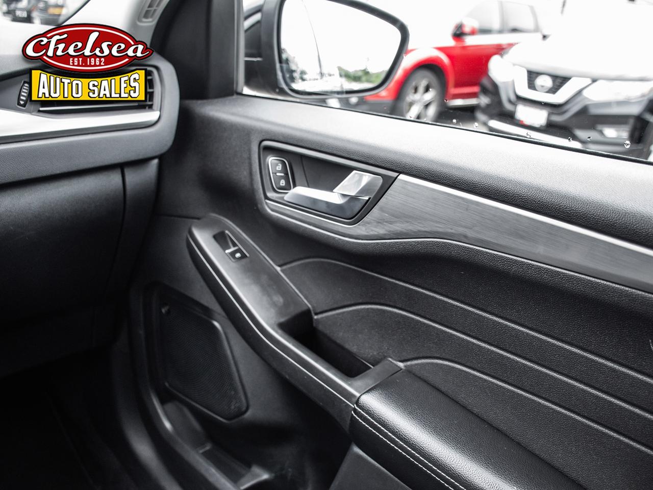 2021 Ford Escape Titanium AWD Photo