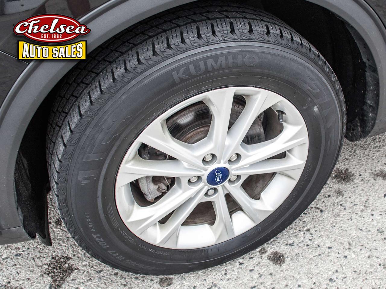 2021 Ford Escape Titanium AWD Photo3
