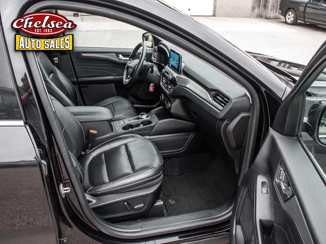 2021 Ford Escape Titanium AWD Photo