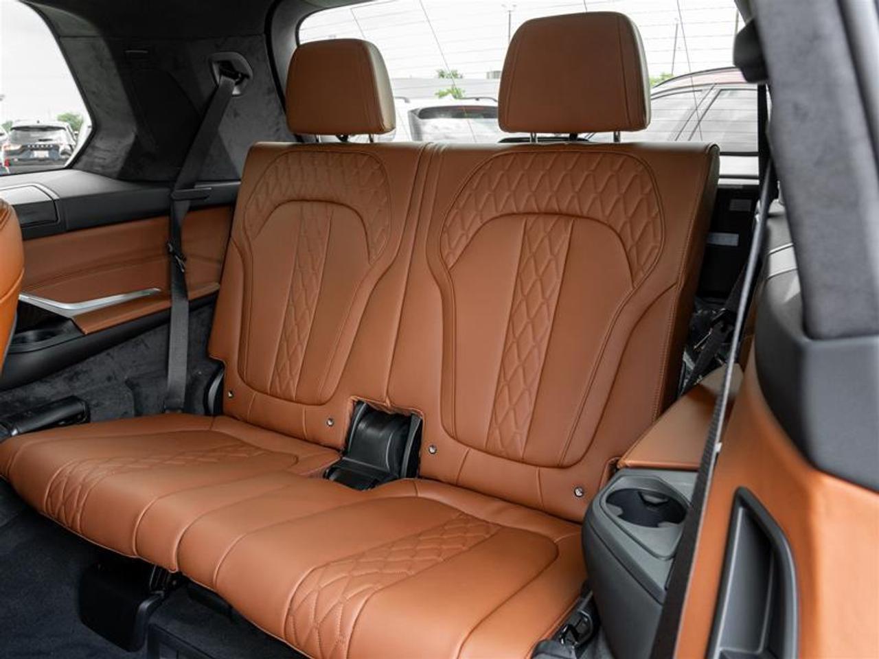 2027 BMW X7 xDrive40i 4dr All-Wheel Drive Sports Activity Vehicle Photo