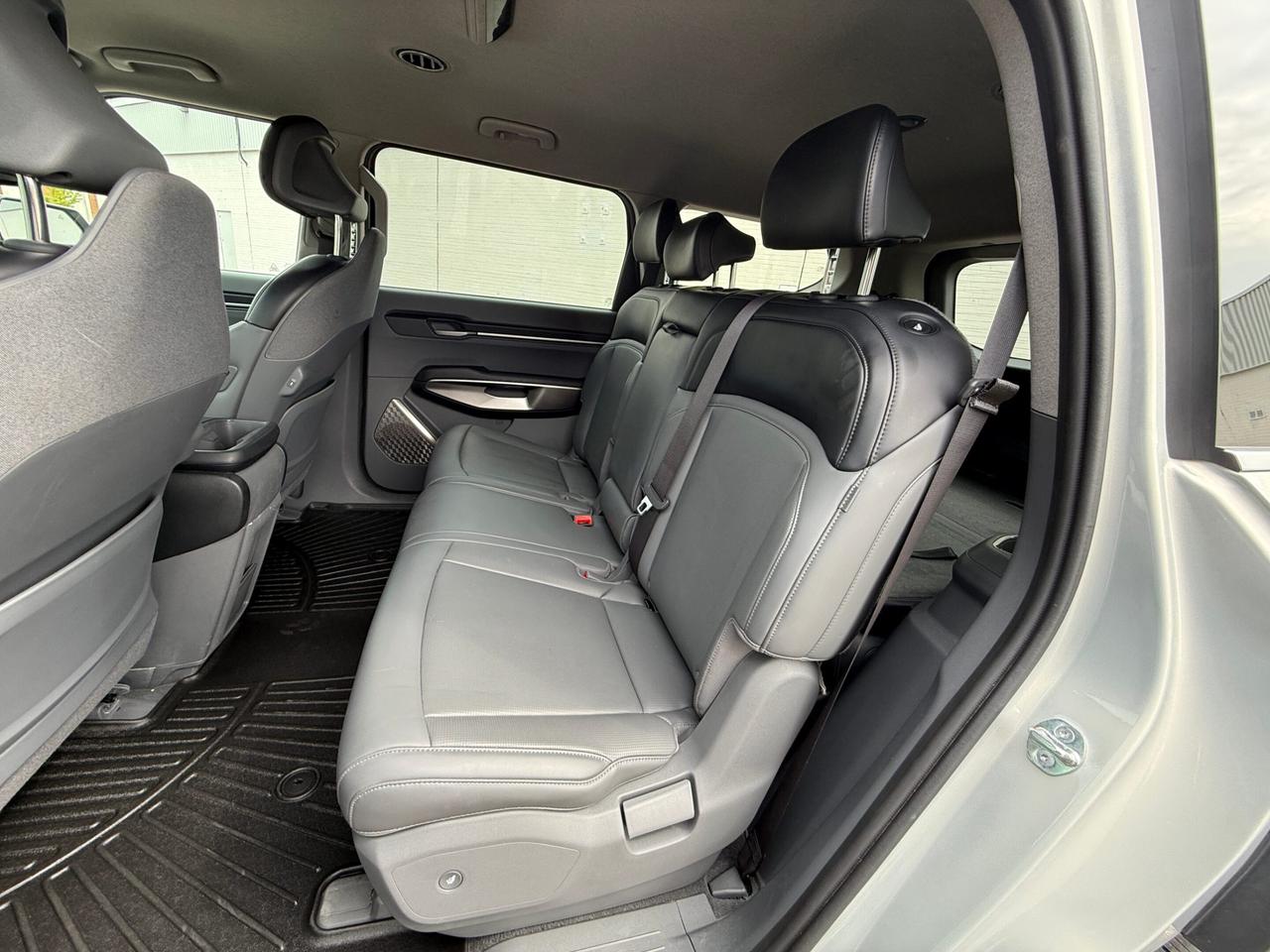 2024 Kia EV9 LAND   AWD   ONE OWNER   NO ACCIDENT Photo