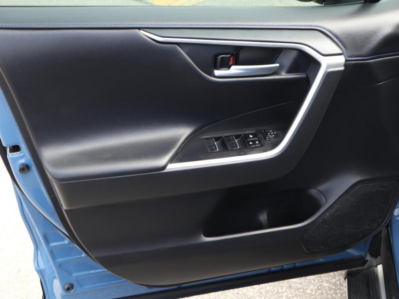 2024 Toyota RAV4 Hybrid HYBRID XSE AWD/ MOONROOF/ JBL AUDIO/DIGITAL MIRROR Photo