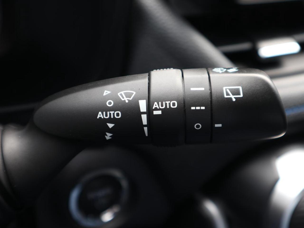 2024 Toyota RAV4 Hybrid HYBRID XSE AWD/ MOONROOF/ JBL AUDIO/DIGITAL MIRROR Photo