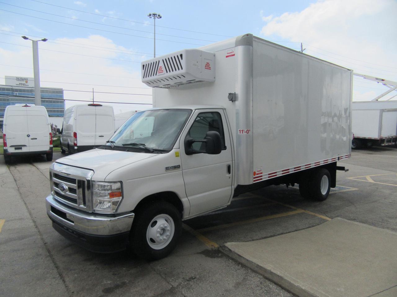2022 Ford E-450 GAS 14 FT HIGH BOX NEW LOW TEMP REEFER SYSTEM Photo