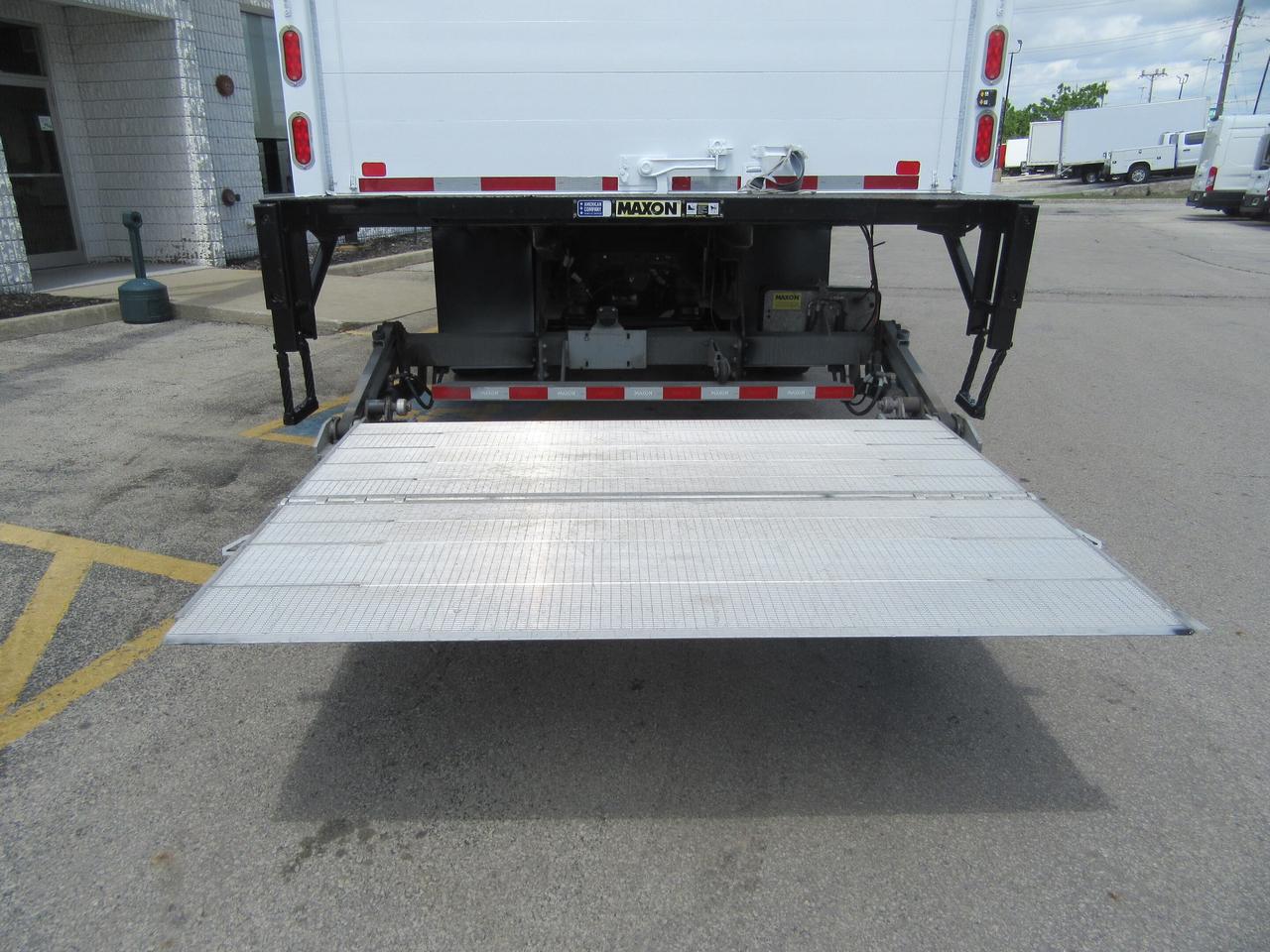 2023 Freightliner M2-106 26FT HIGH & WIDE BOX WITH LARGE POWER LIFTGATE Photo