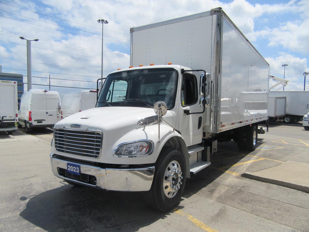 2023 Freightliner M2-106 26FT HIGH & WIDE BOX WITH LARGE POWER LIFTGATE Photo