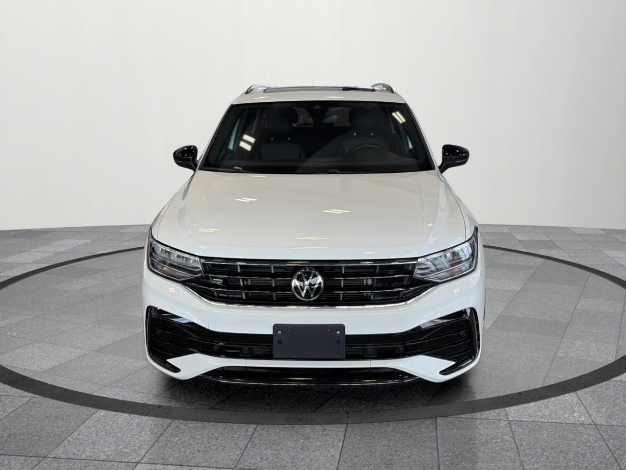 2023 Volkswagen Tiguan Comfortline R-Line Black 4dr All-Wheel Drive 4MOTION Photo