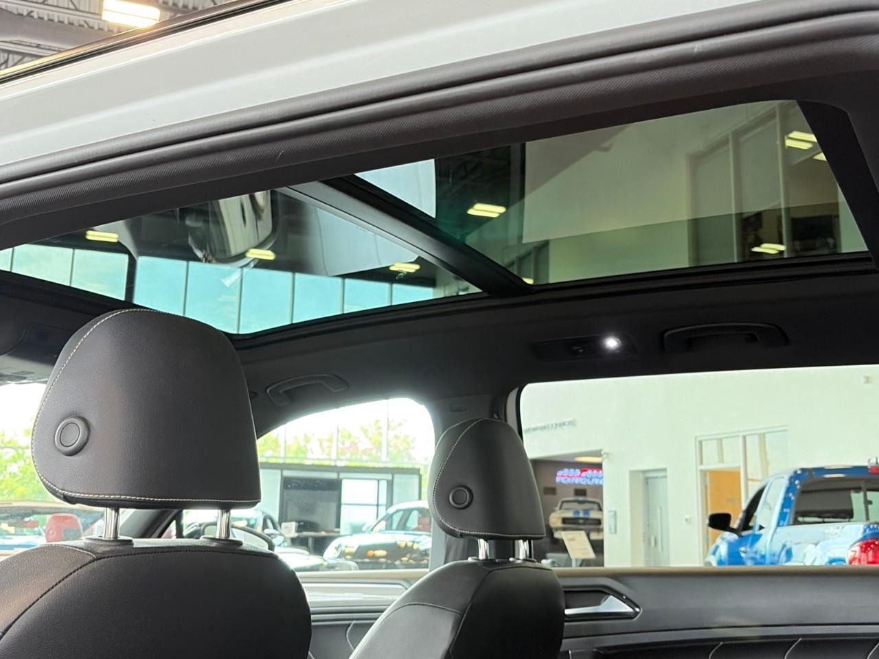 2023 Volkswagen Tiguan Comfortline R-Line Black 4dr All-Wheel Drive 4MOTION Photo