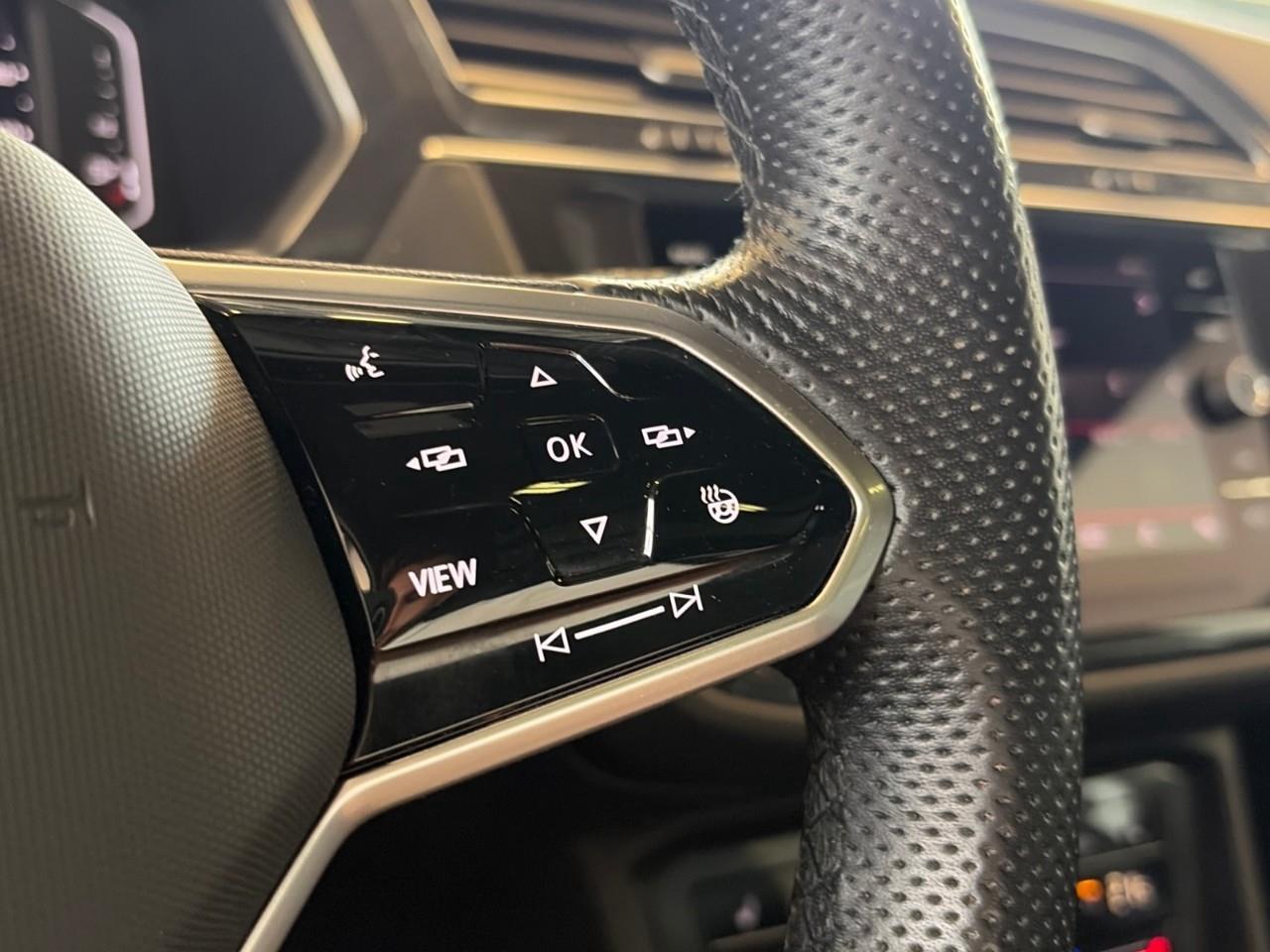 2023 Volkswagen Tiguan Comfortline R-Line Black 4dr All-Wheel Drive 4MOTION Photo