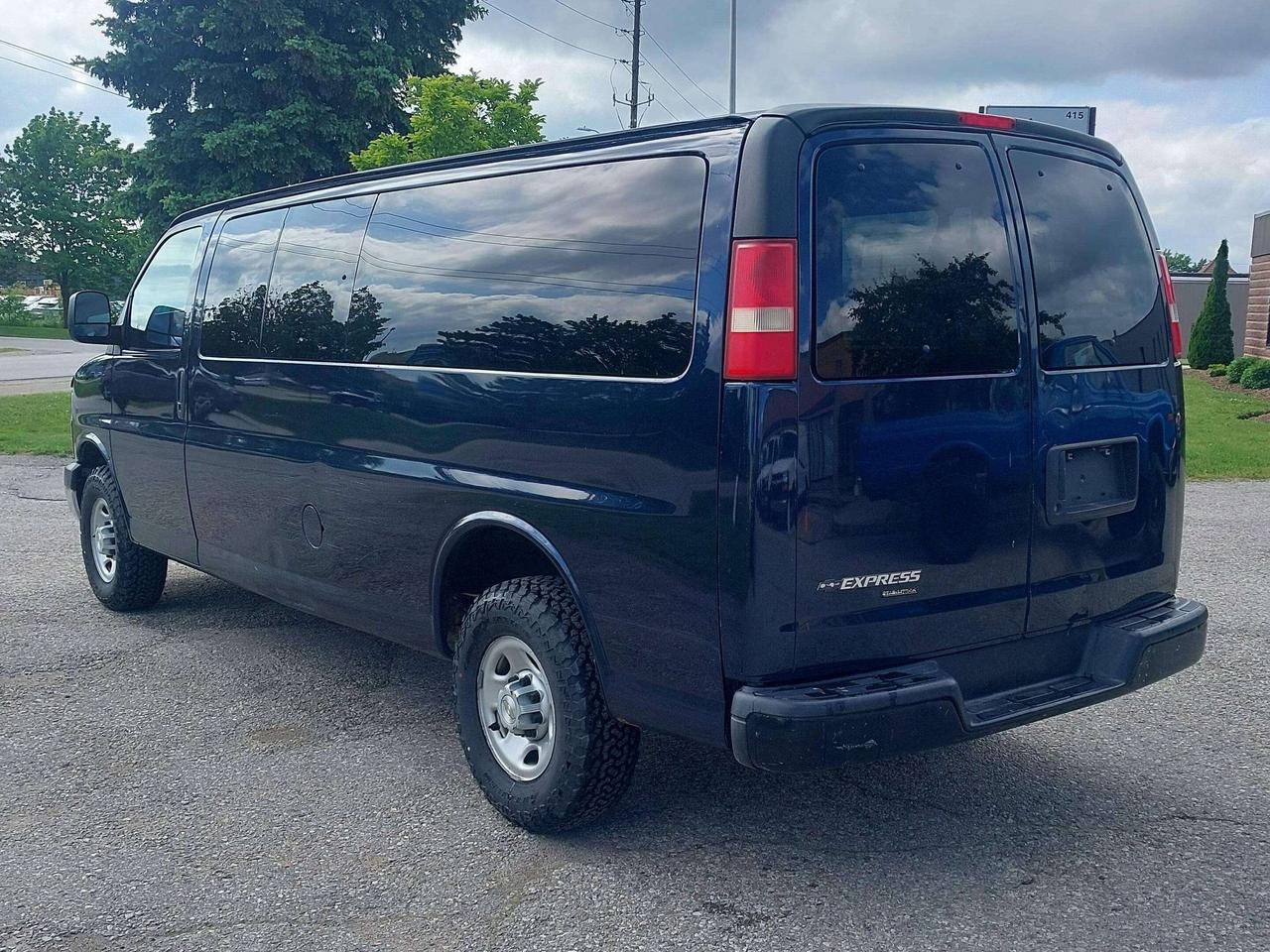 2014 Chevrolet Express 3500 LT Photo