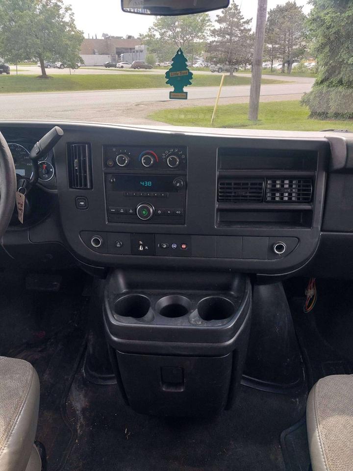 2014 Chevrolet Express 3500 LT Photo
