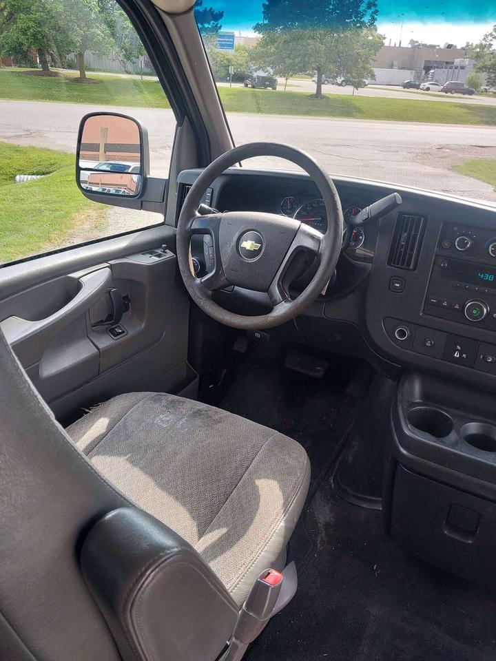 2014 Chevrolet Express 3500 LT Photo