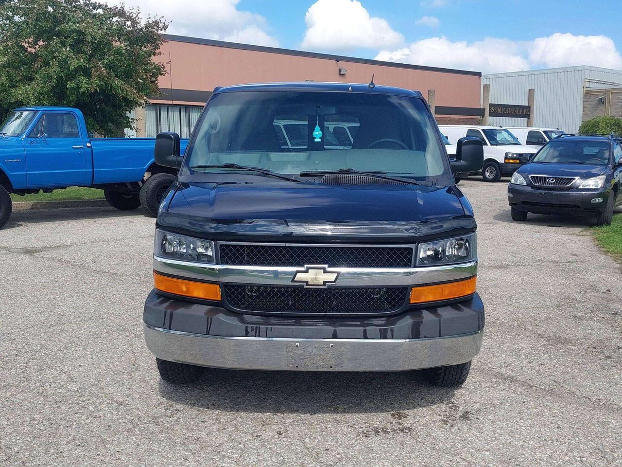 2014 Chevrolet Express 3500 LT Photo
