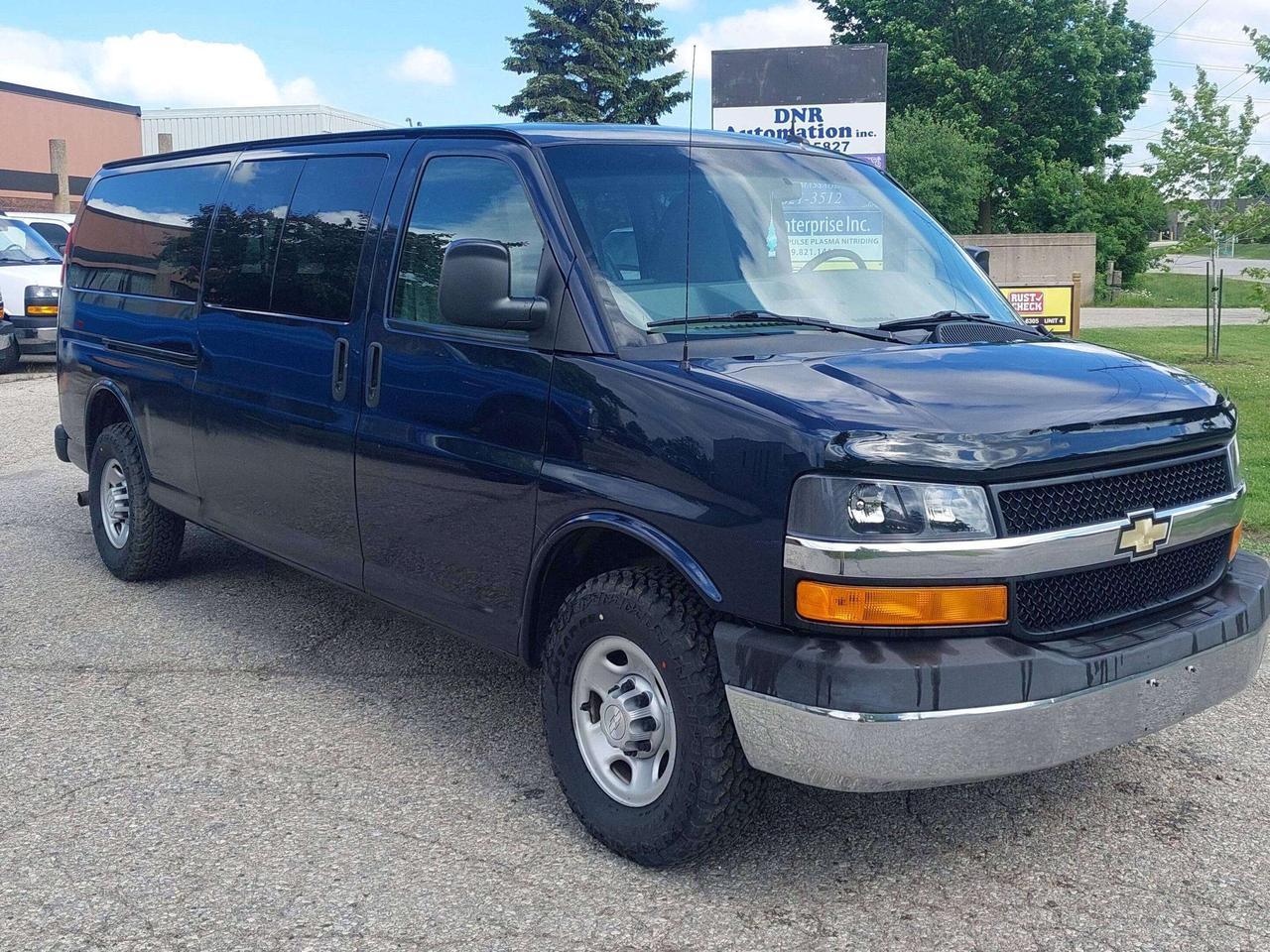 2014 Chevrolet Express 3500 LT Photo