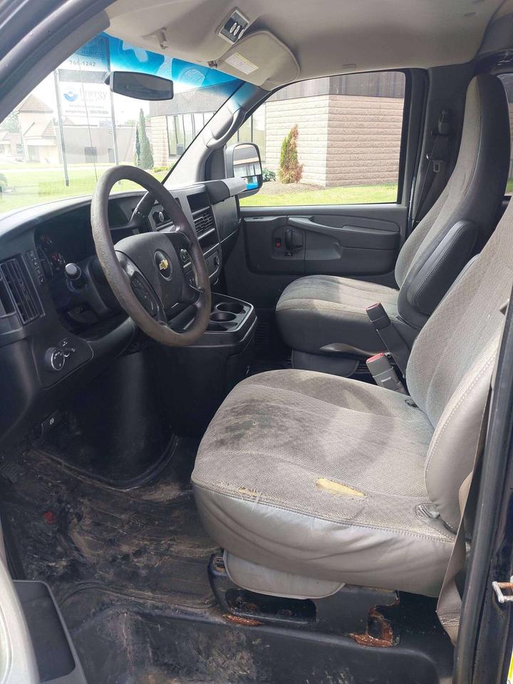 2014 Chevrolet Express 3500 LT Photo
