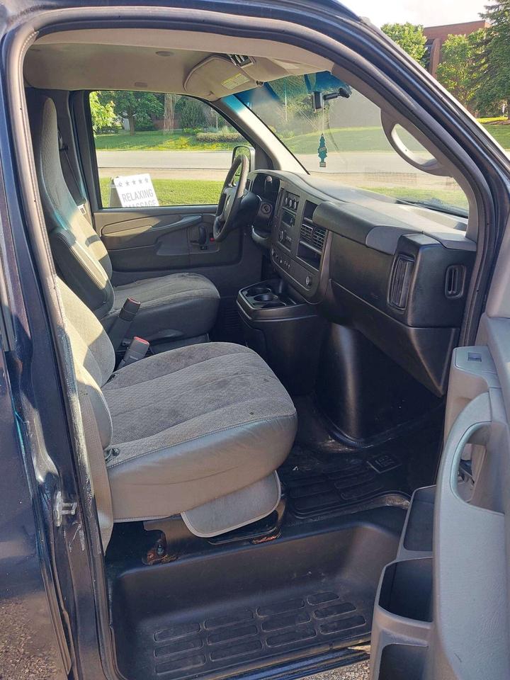2014 Chevrolet Express 3500 LT Photo