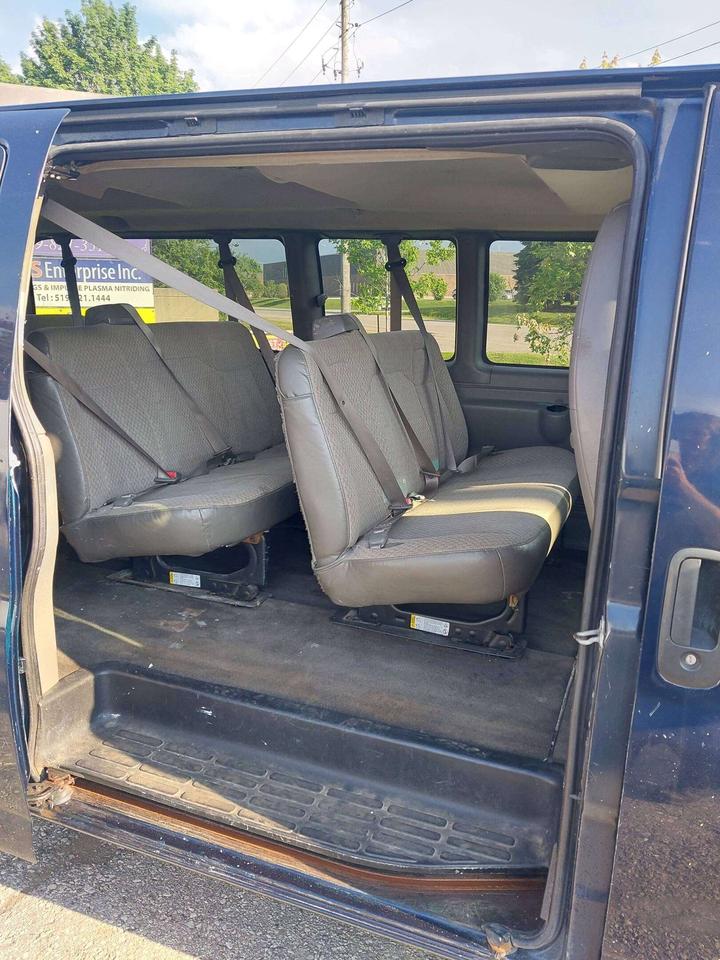 2014 Chevrolet Express 3500 LT Photo