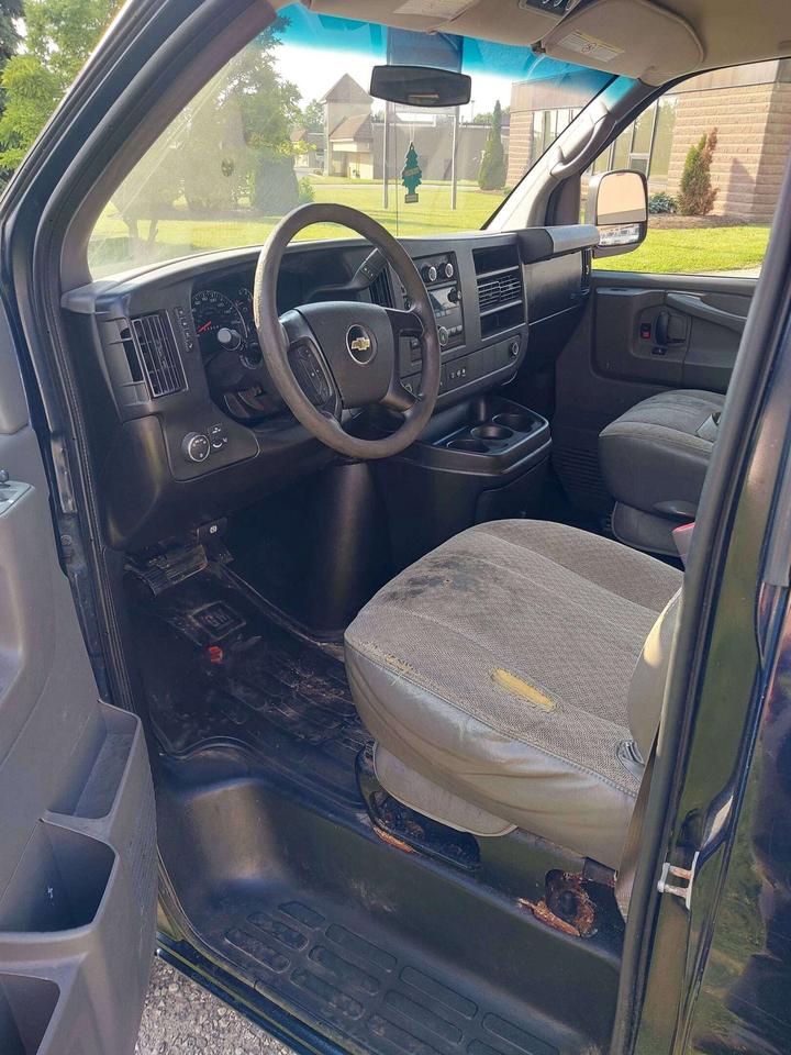 2014 Chevrolet Express 3500 LT Photo