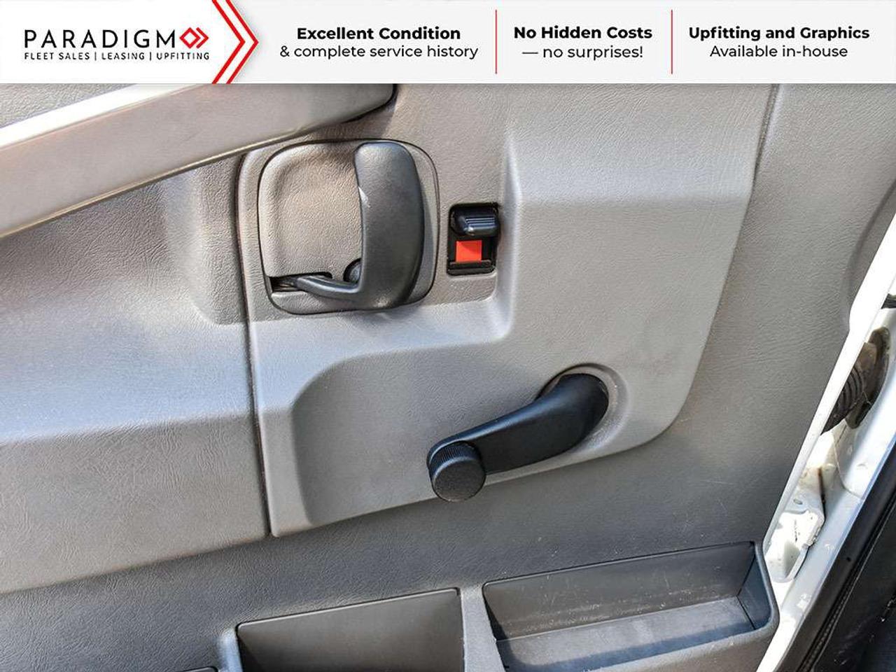 2025 GMC GMCSavana 139" 12' Cube Box Standard Truck Photo