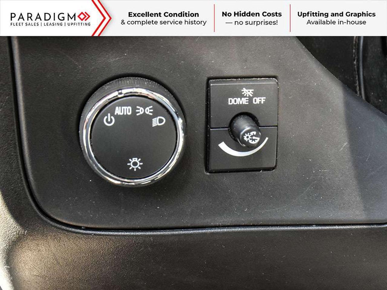 2025 GMC GMCSavana 139" 12' Cube Box Standard Truck Photo