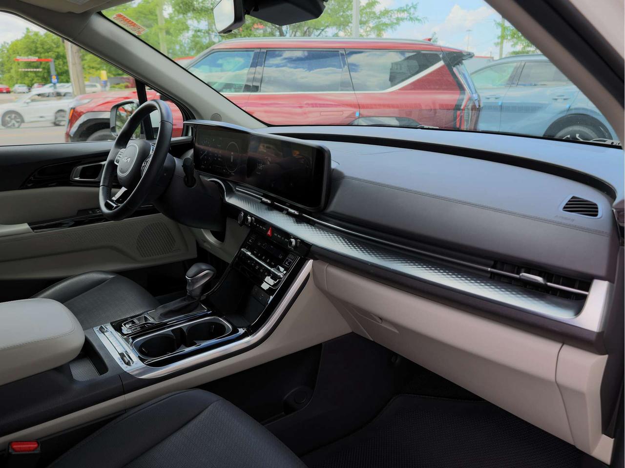 2024 Kia Carnival SX   Surroundview   Cooled Seat   Bose Sound Photo