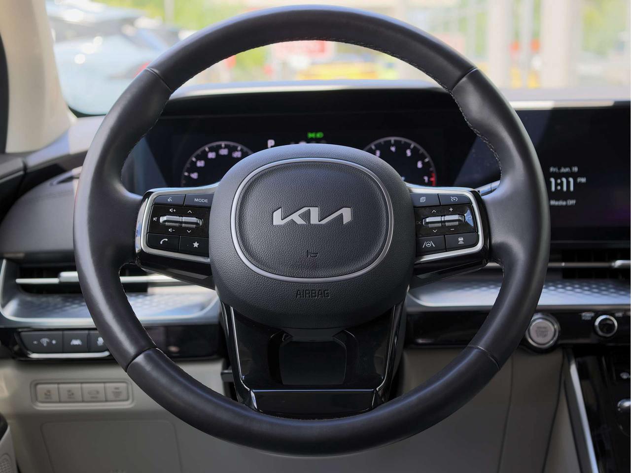 2024 Kia Carnival SX   Surroundview   Cooled Seat   Bose Sound Photo