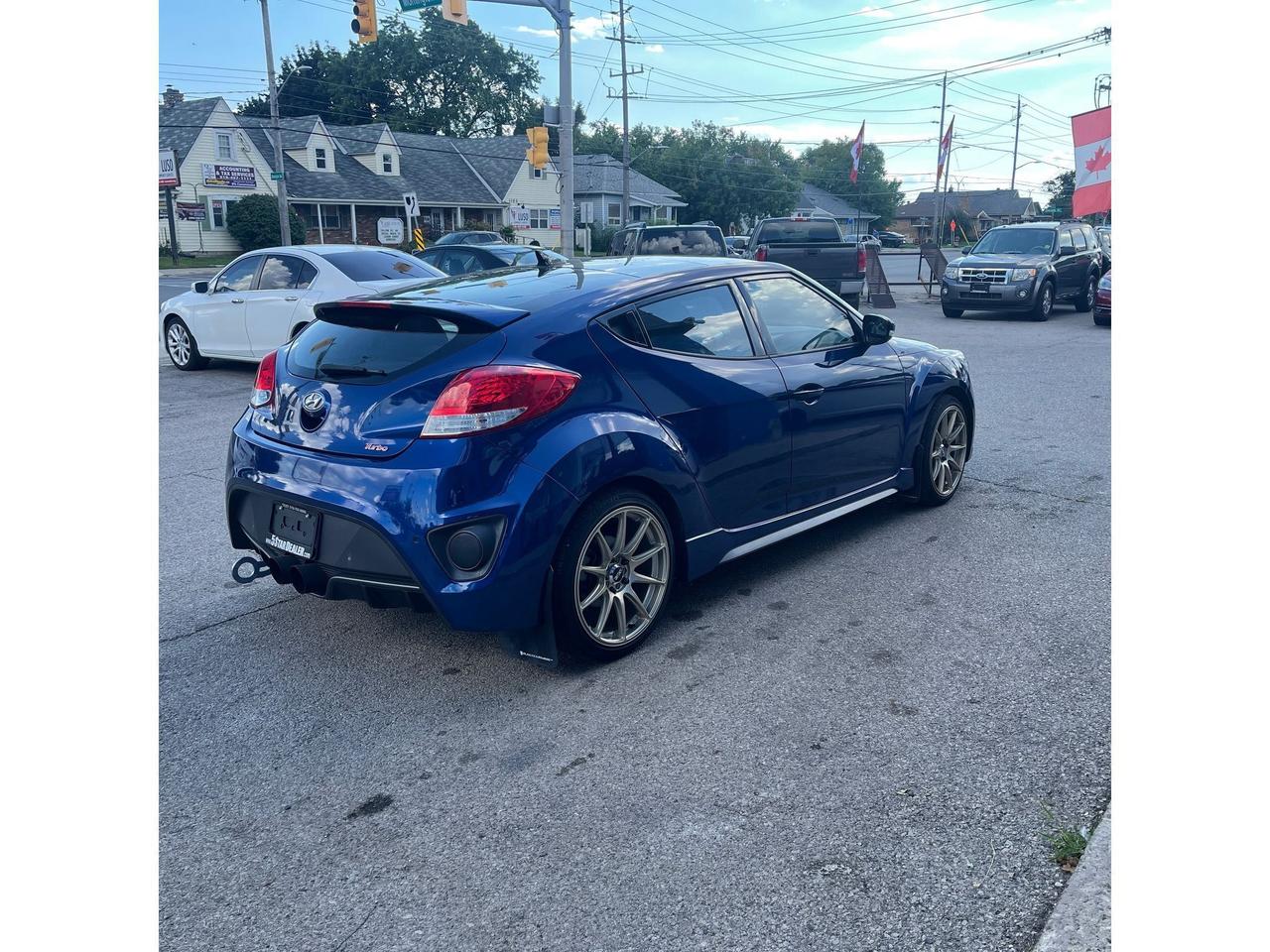 2015 Hyundai Veloster NAV LEATHER SUNROOF H-SEATS WE FINANCE ALL CREDIT! Photo