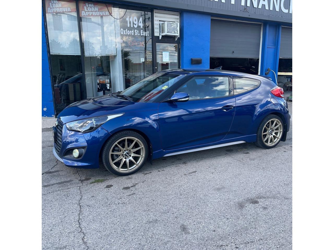 2015 Hyundai Veloster NAV LEATHER SUNROOF H-SEATS WE FINANCE ALL CREDIT! Photo