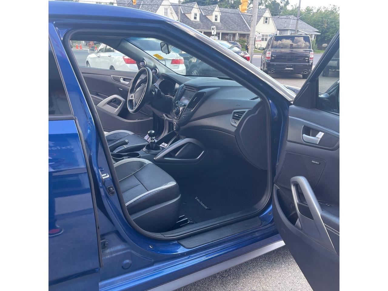 2015 Hyundai Veloster NAV LEATHER SUNROOF H-SEATS WE FINANCE ALL CREDIT! Photo