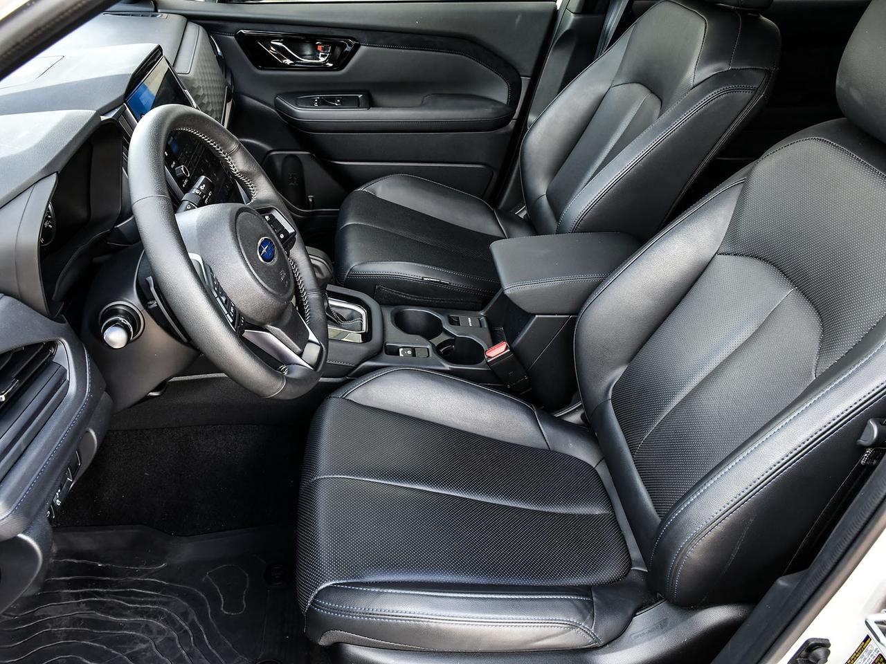 2025 Subaru Forester LIMITED   CLEAN CARFAX   LEATHER   NAVI   CARPLAY Photo