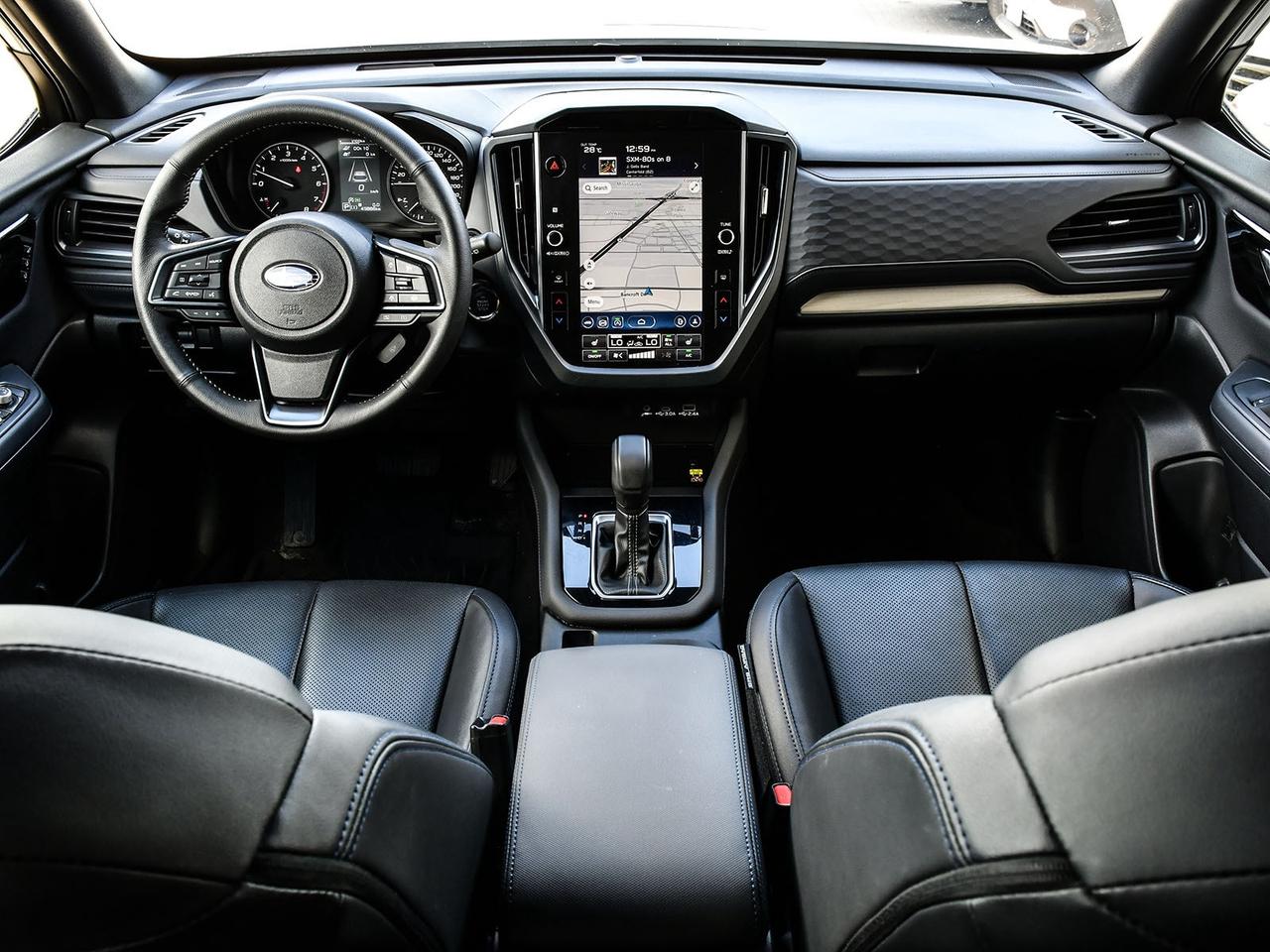 2025 Subaru Forester LIMITED   CLEAN CARFAX   LEATHER   NAVI   CARPLAY Photo
