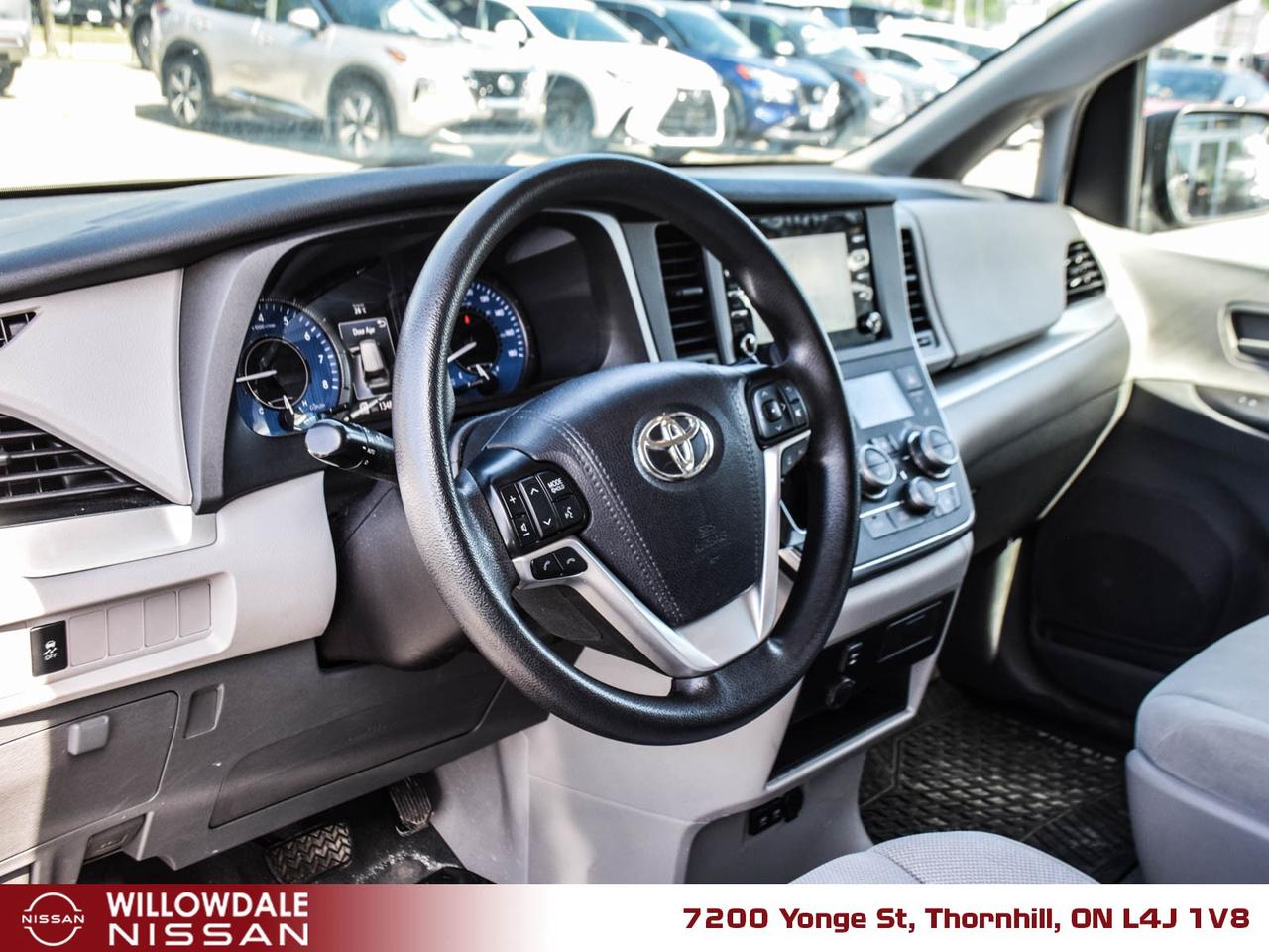 2019 Toyota Sienna 7-Passenger 4dr Front-wheel Drive Passenger Van Photo