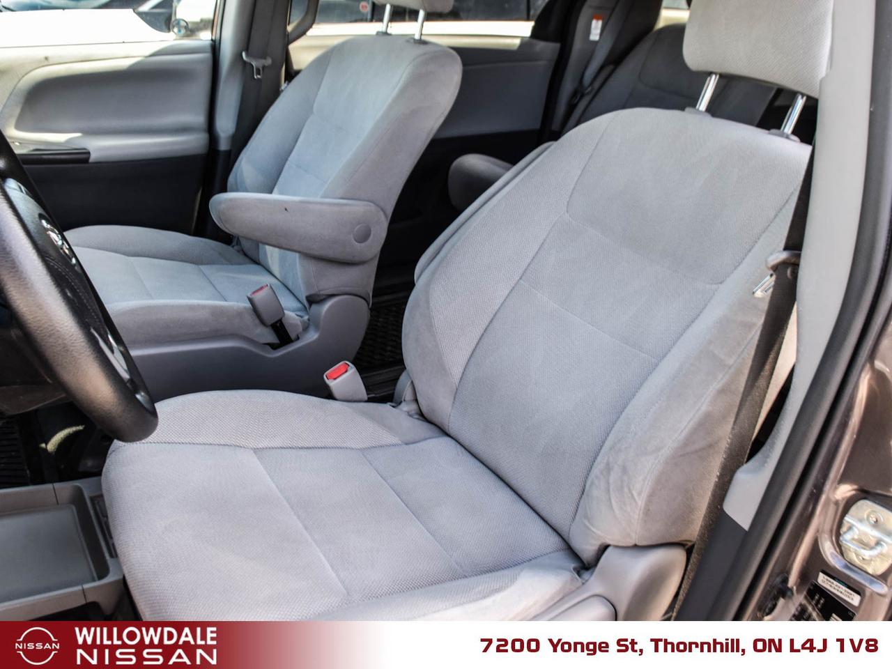 2019 Toyota Sienna 7-Passenger 4dr Front-wheel Drive Passenger Van Photo