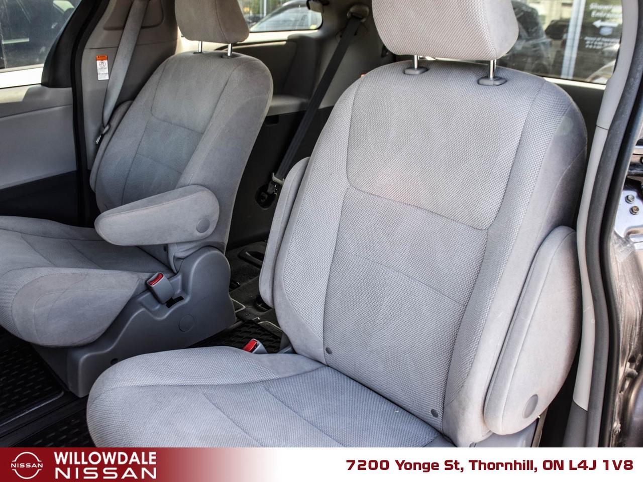 2019 Toyota Sienna 7-Passenger 4dr Front-wheel Drive Passenger Van Photo