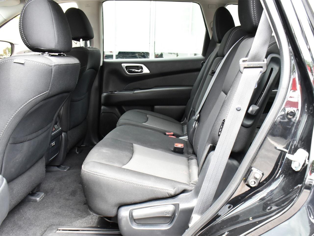 2020 Nissan Pathfinder SV TECH, LOW KMS, GREAT FAMILY VEHICLE Photo