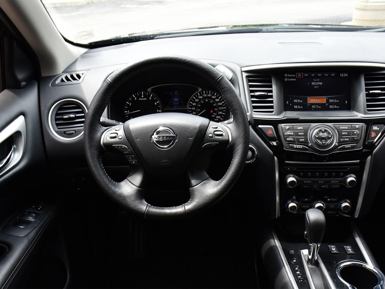 2020 Nissan Pathfinder SV TECH, LOW KMS, GREAT FAMILY VEHICLE Photo